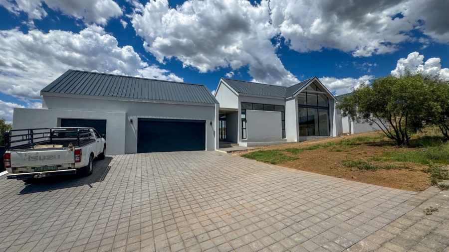 3 Bedroom Property for Sale in Tredenham Free State